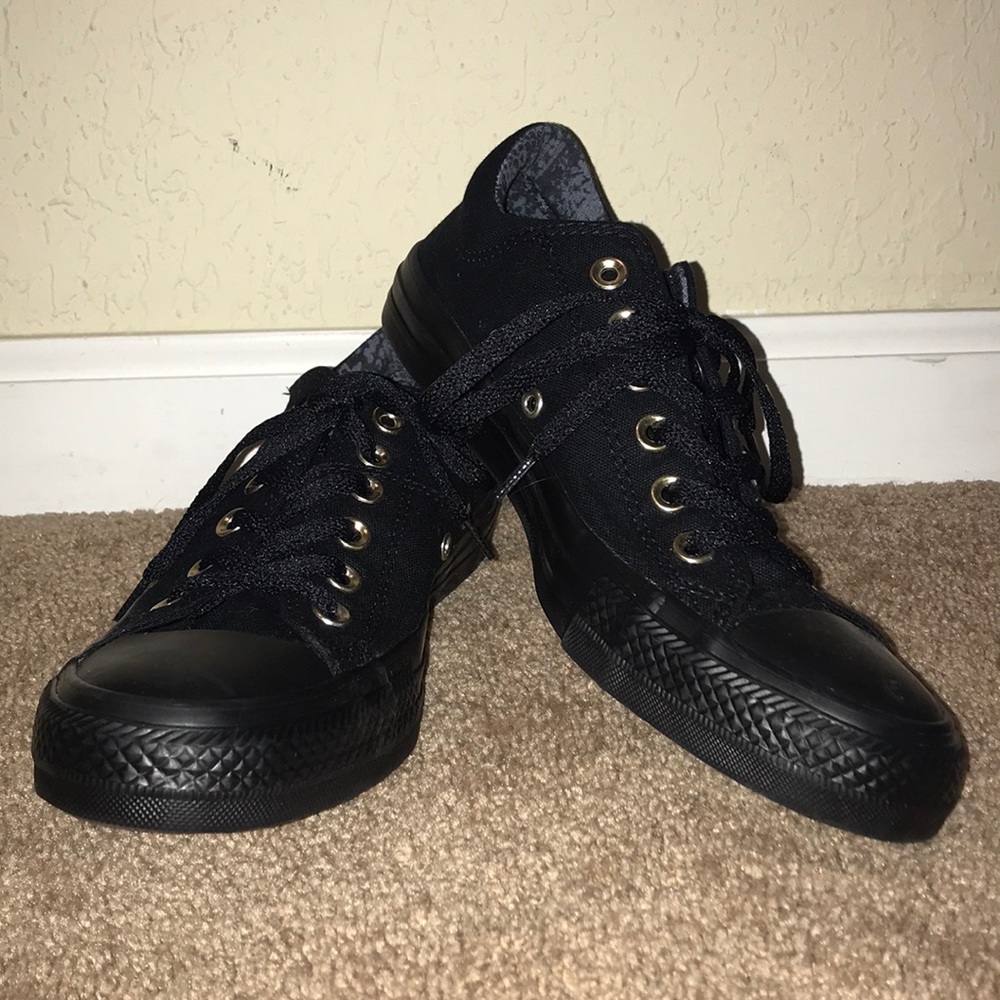 Black converse